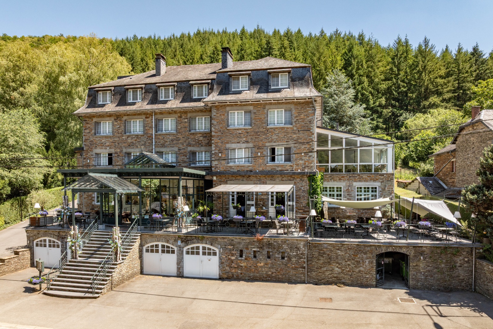 Hôtel restaurant iconique au cœur de la vallée de la Semois