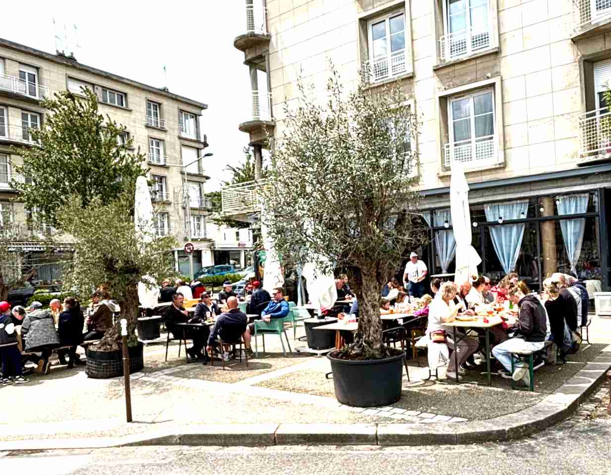 Bar-brasserie-restaurant | Village français