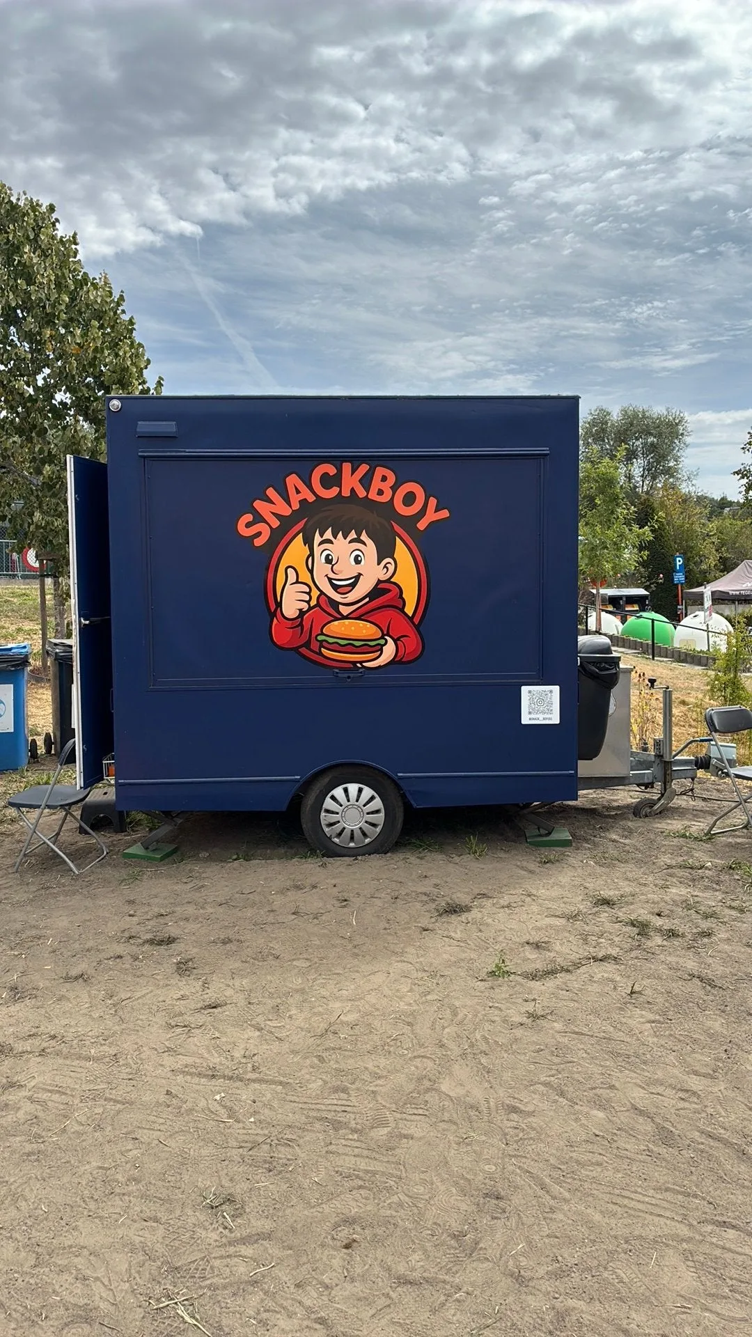 Foodtruck Hot-dog & Hamburger entièrement rénové — photo 1