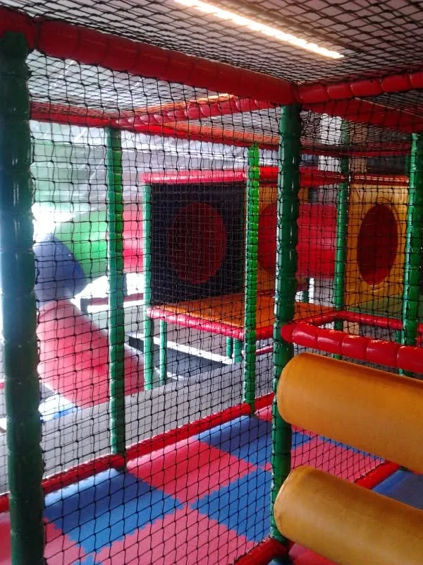 Plaine de jeux indoor | 15 ans de notoriété | Équipement complet