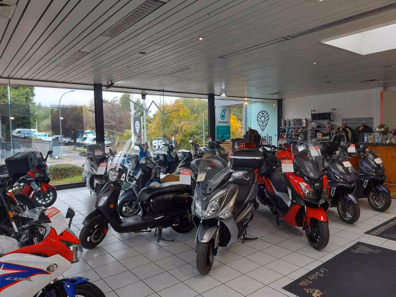 Garage motos & scooters à remettre | Entretien & vente | Périphérie Bxl