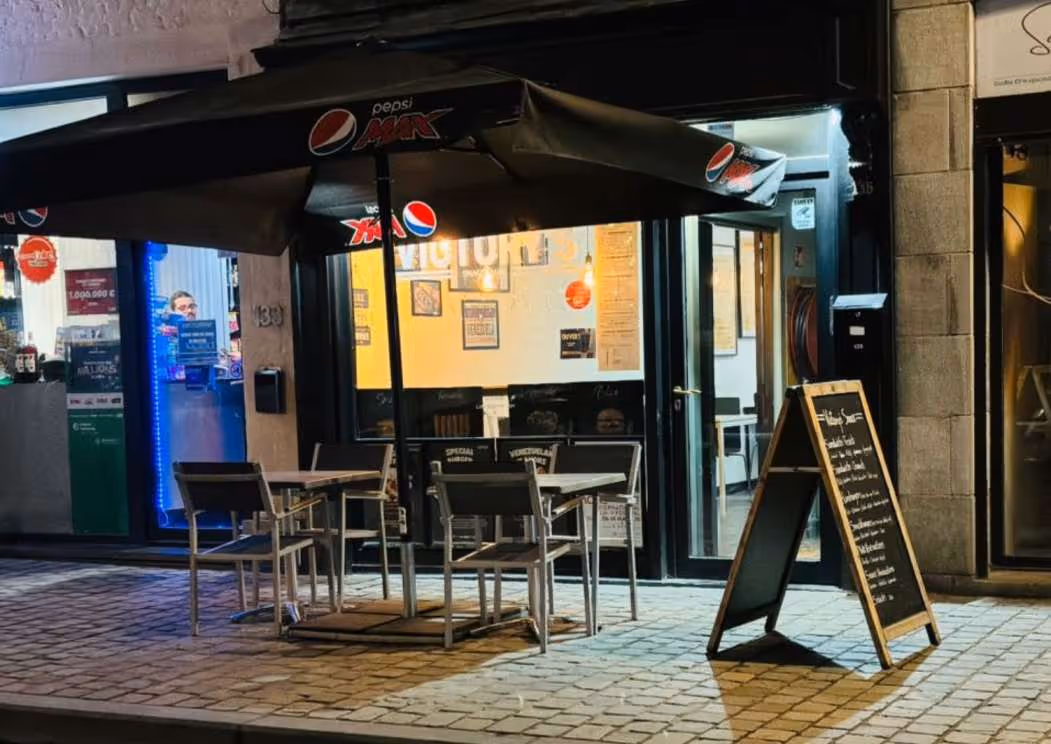 Snack / Burgers avec salle et terrasse à remettre à Mons — photo 1