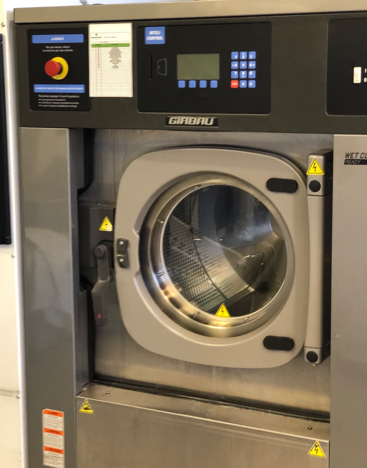 Pressing & Blanchisserie à reprendre | Galerie commerciale dynamique